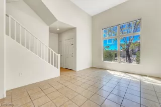 Photo #5: 2484274 Listing 