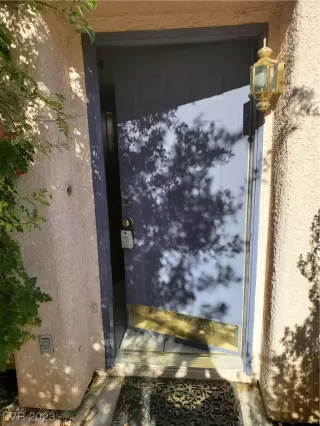 Photo #4: 2484303 Listing 