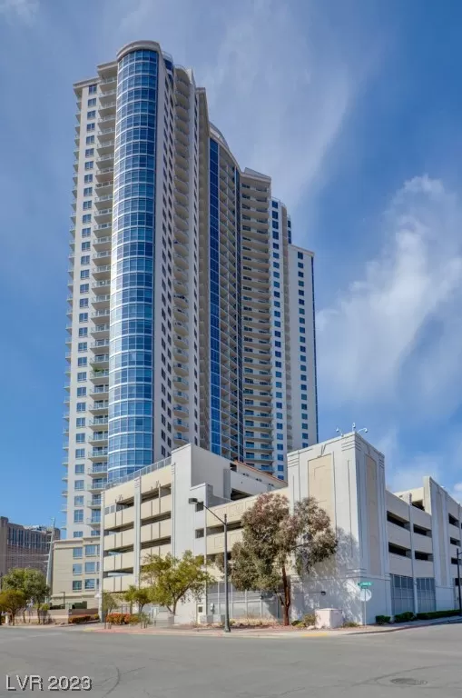 MLS: 2484306 Condo For Sale