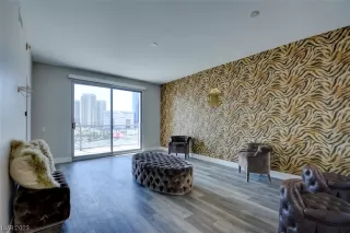 Photo #3: 2484306 Listing 