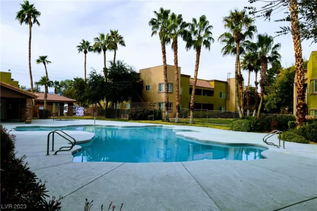 MLS: 2484314 Condo For Sale