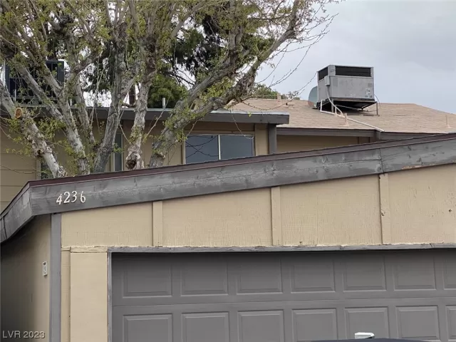 MLS: 2484361 Condo For Sale