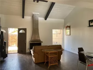 Photo #2: 2484361 Listing 