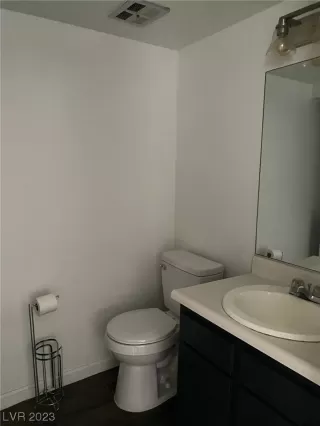 Photo #5: 2484361 Listing 