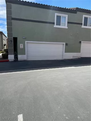 Photo #1: 2484392 Listing 