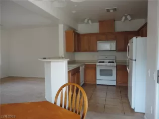 Photo #2: 2484400 Listing 