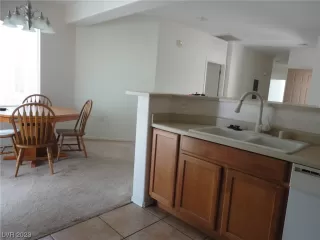 Photo #6: 2484400 Listing 