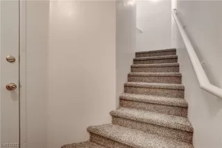 Photo #4: 2484405 Listing