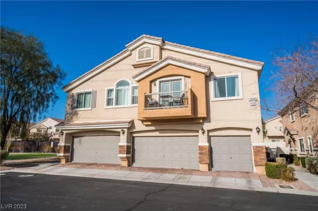 MLS: 2484410 Condo For Sale