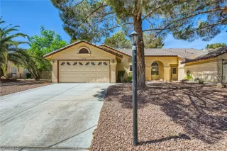 Photo #1: 2484417 Listing 