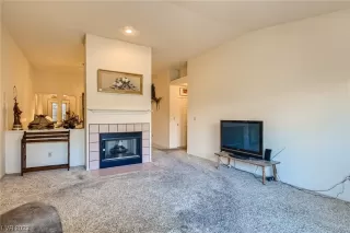 Photo #6: 2484417 Listing 