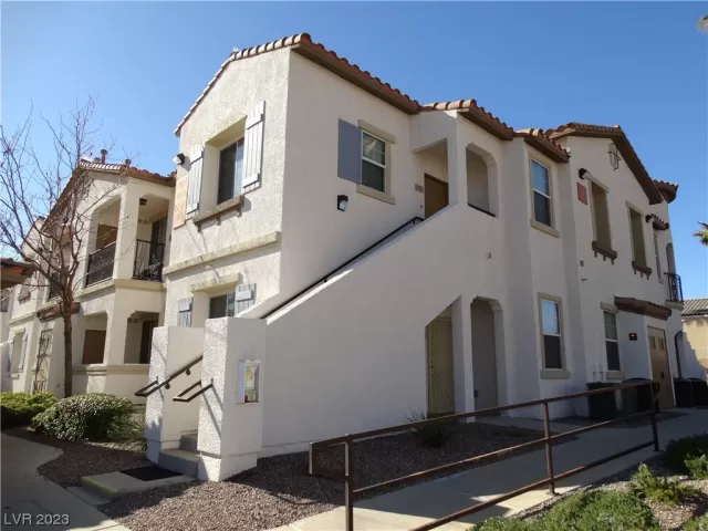 MLS: 2484420 Condo For Sale