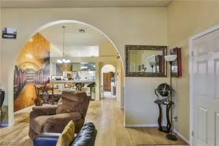 Photo #6: 2484423 Listing