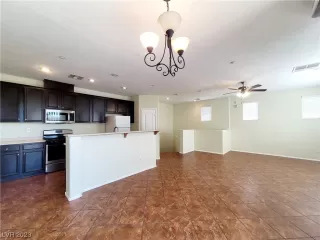 Photo #2: 2484435 Listing 