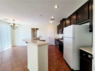 Photo #4: 2484435 Listing 