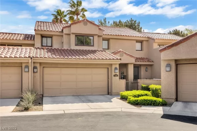 MLS: 2484437 Condo For Sale