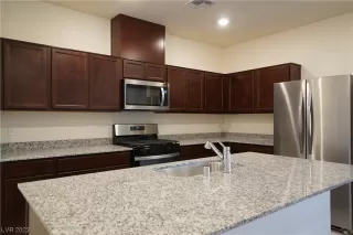 Photo #5: 2484447 Listing 