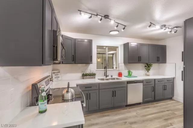 MLS: 2484453 Condo For Sale