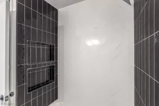 Photo #1: 2484453 Listing