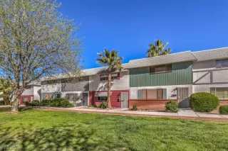 Photo #3: 2484453 Listing