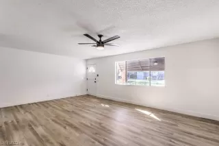 Photo #5: 2484453 Listing