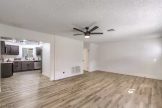 Photo #6: 2484453 Listing