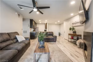 Photo #4: 2484473 Listing 