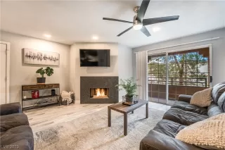 Photo #5: 2484473 Listing 