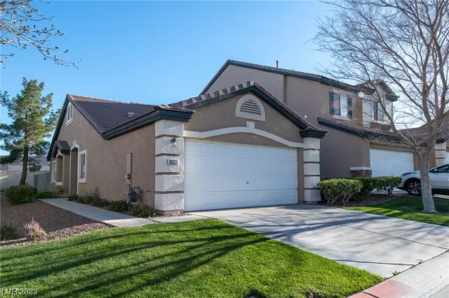 MLS: 2484492 Condo For Sale