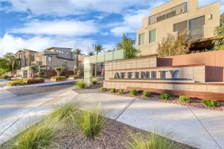 Photo #1: 2484494 Listing