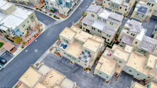 Photo #4: 2484494 Listing