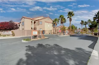 Photo #2: 2484498 Listing 
