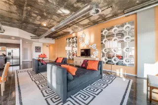 Photo #2: 2484529 Listing 