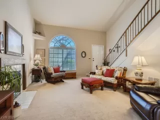 Photo #1: 2484533 Listing