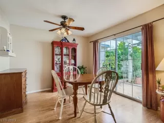 Photo #5: 2484533 Listing