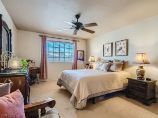 Photo #6: 2484533 Listing