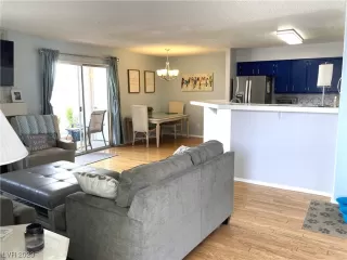 Photo #2: 2484556 Listing 