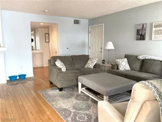 Photo #4: 2484556 Listing 