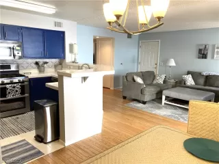 Photo #5: 2484556 Listing 