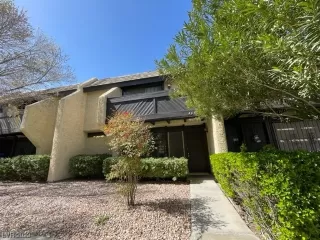 Photo #1: 2484561 Listing 