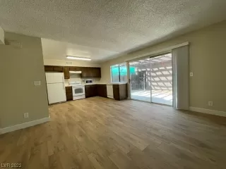 Photo #5: 2484561 Listing 