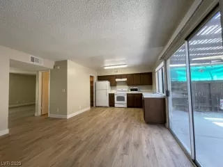 Photo #6: 2484561 Listing 