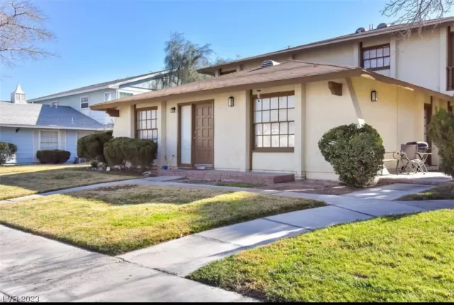 MLS: 2484563 Condo For Sale