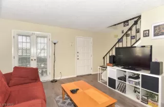 Photo #2: 2484563 Listing 