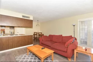 Photo #3: 2484563 Listing 