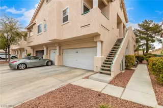 Photo #2: 2484568 Listing