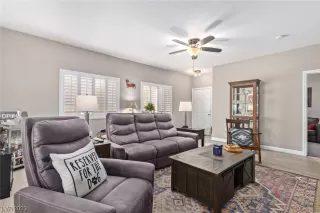 Photo #5: 2484568 Listing