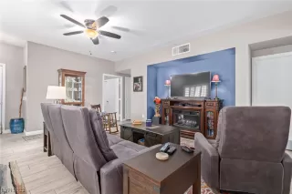 Photo #6: 2484568 Listing