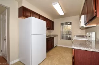 Photo #1: 2484612 Listing 