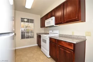 Photo #4: 2484612 Listing 